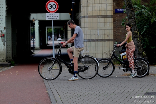 Riding_Under_Bridge_Amsterdam_Netherlands_People_Creative_Collection_Photography_Canon_EOS_R5_Mark_II_2025_002.JPG