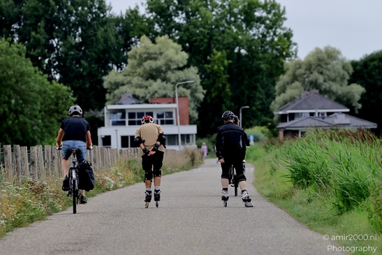Rollerbladers_On_Path_Amstelveen_Netherlands_People_Creative_Collection_Photography_Canon_EOS_R5_Mark_II_2025_002.JPG