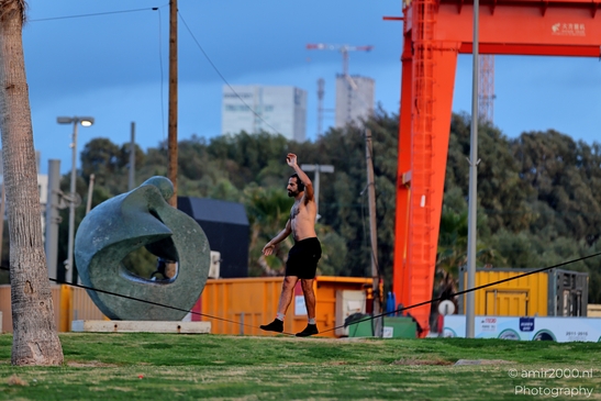 Tight_Rope_Walker_Tel_Aviv_jaffa_Israel_People_Creative_Collection_Photography_Canon_EOS_R5_Mark_II_2025_002.JPG