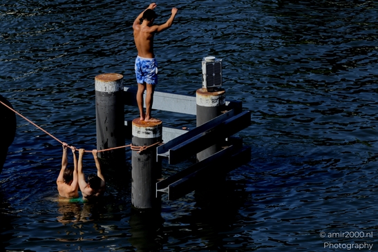 Wooden_dock_summer_in_the_city_scenery_Amsterdam_Netherlands_People_Creative_Collection_Photography_Canon_EOS_R5_Mark_II_2025_006.JPG