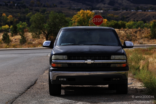 Black_SUV_Parked_On_Side_Of_Road_Colorado_Transportation_Collection_USA_Highway_and_Road_Scenes_Photography_Canon_EOS_R5_Mark_II_2025_001.JPG