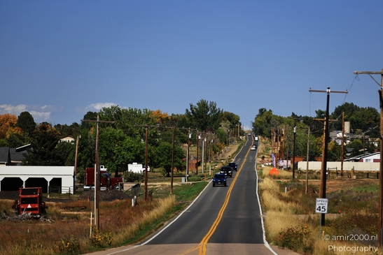 Highway_With_Power_Lines_And_Buildings_Transportation_Collection_USA_Highway_and_Road_Scenes_Photography_Canon_EOS_R5_Mark_II_2025_001.JPG