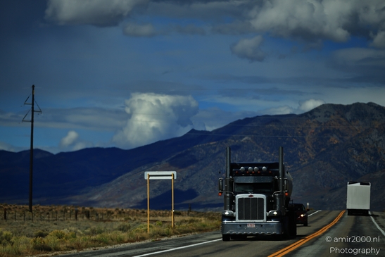 Semi_truck_driving_on_highway_in_Colorado_Transportation_Collection_USA_Highway_and_Road_Scenes_Photography_Canon_EOS_R5_Mark_II_2025_001.JPG