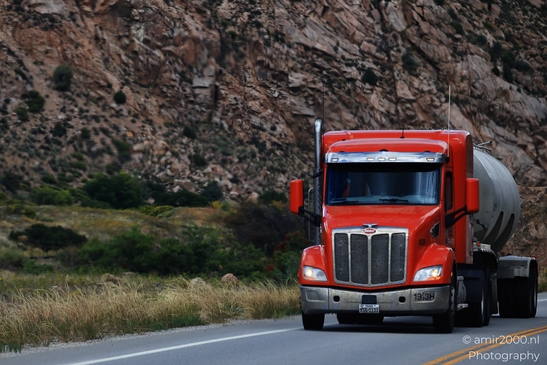 Semi_truck_driving_on_highway_in_Colorado_Transportation_Collection_USA_Highway_and_Road_Scenes_Photography_Canon_EOS_R5_Mark_II_2025_007.JPG