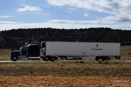 Truck_Driving_On_Interstate_70_in_Utah_Transportation_Collection_USA_Highway_and_Road_Scenes_Photography_Canon_EOS_R5_Mark_II_2025_001.JPG