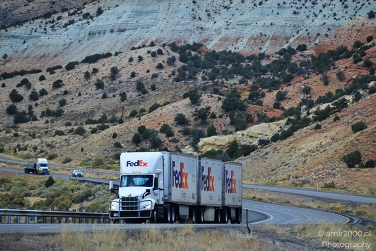 Truck_Driving_On_Interstate_70_in_Utah_Transportation_Collection_USA_Highway_and_Road_Scenes_Photography_Canon_EOS_R5_Mark_II_2025_005.JPG