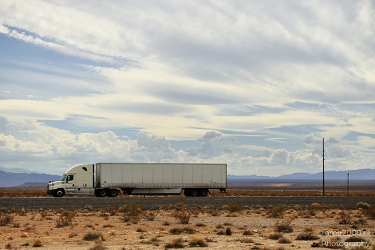 Truck_On_Interstate_15_in_Nevada_Transportation_Collection_USA_Highway_and_Road_Scenes_Photography_Canon_EOS_R5_Mark_II_2025_001.JPG