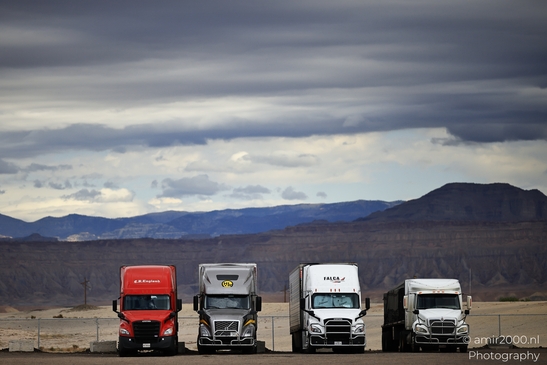 Trucks_Parked_In_A_Gas_Station_Utah_Transportation_Collection_USA_Highway_and_Road_Scenes_Photography_Canon_EOS_R5_Mark_II_2025_001.JPG