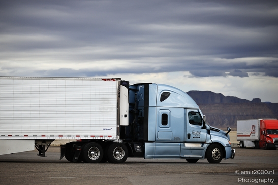 Trucks_Parked_In_A_Gas_Station_Utah_Transportation_Collection_USA_Highway_and_Road_Scenes_Photography_Canon_EOS_R5_Mark_II_2025_002.JPG