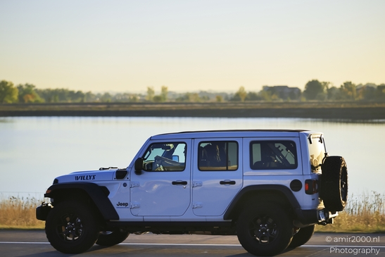 white_jeep_drives_around_denver_colorado_transportation_collection_usa_highway_and_road_scenes_photography_canon_eos_r5_mark_ii_2025_001.JPG