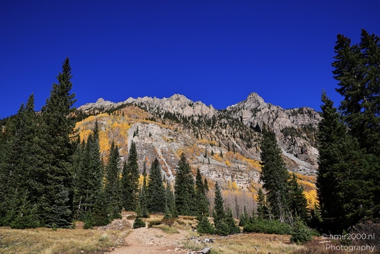 Autumnal_Hike_To_Crater_Lake_Maroon_Bells_Aspen_Colorado_Western_USA_Nature_Photography_Canon_EOS_R5_Mark_II_2025_005.JPG