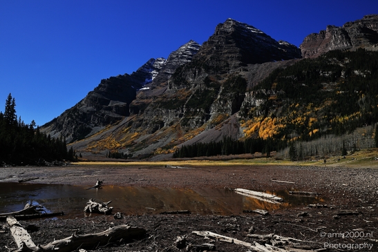 Autumnal_Hike_To_Crater_Lake_Maroon_Bells_Aspen_Colorado_Western_USA_Nature_Photography_Canon_EOS_R5_Mark_II_2025_008.JPG