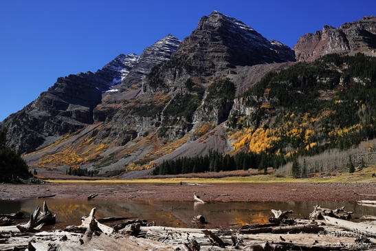 Autumnal_Hike_To_Crater_Lake_Maroon_Bells_Aspen_Colorado_Western_USA_Nature_Photography_Canon_EOS_R5_Mark_II_2025_012.JPG