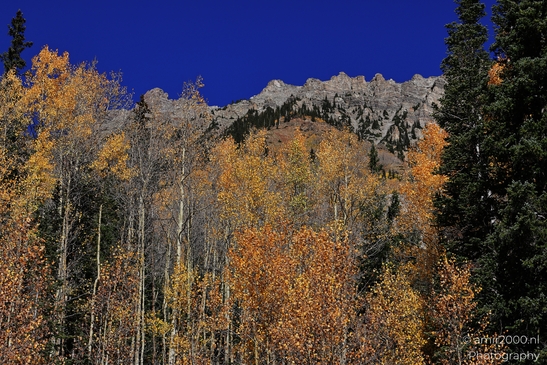 Autumnal_Hike_To_Crater_Lake_Maroon_Bells_Aspen_Colorado_Western_USA_Nature_Photography_Canon_EOS_R5_Mark_II_2025_035.JPG
