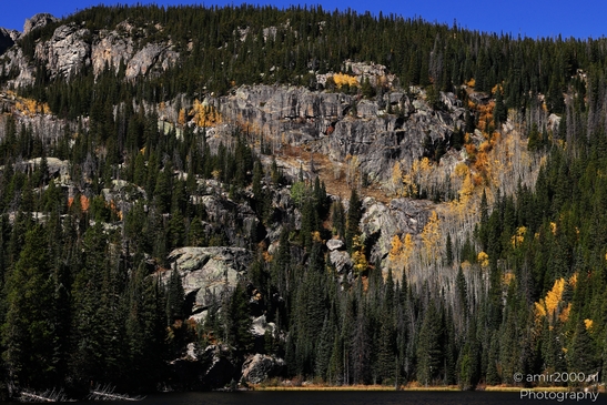 Bear_Lake_During_Autumn_Sunny_Day_Rocky_Mountain_National_Park_Colorado_Western_USA_Nature_Photography_Canon_EOS_R5_Mark_II_2025_014.JPG