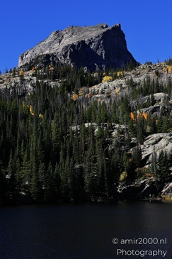 Bear_Lake_During_Autumn_Sunny_Day_Rocky_Mountain_National_Park_Colorado_Western_USA_Nature_Photography_Canon_EOS_R5_Mark_II_2025_019.JPG