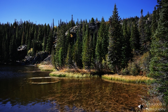 Bear_Lake_During_Autumn_Sunny_Day_Rocky_Mountain_National_Park_Colorado_Western_USA_Nature_Photography_Canon_EOS_R5_Mark_II_2025_043.JPG