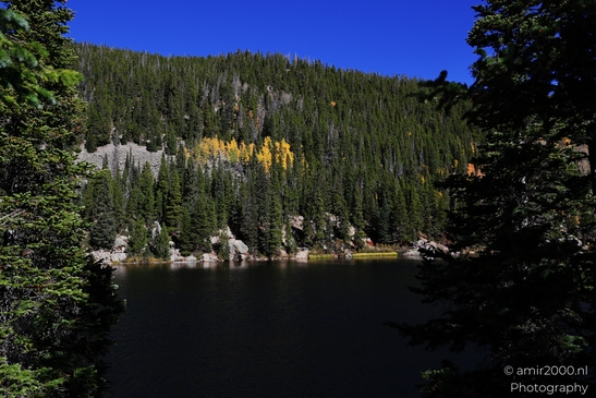 Bear_Lake_During_Autumn_Sunny_Day_Rocky_Mountain_National_Park_Colorado_Western_USA_Nature_Photography_Canon_EOS_R5_Mark_II_2025_059.JPG