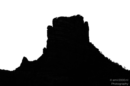 Bell_Rock_Silhouette_Sedona_Arizona_USA_Western_USA_Nature_Photography_Canon_EOS_R5_Mark_II_2025_001.JPG