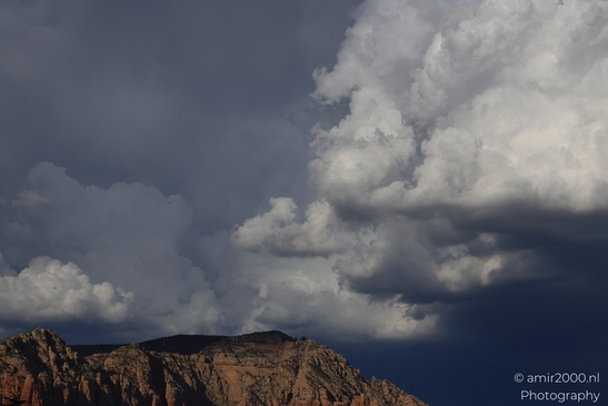 Cloudy_Skies_Over_Mountains_Sedona_Arizona_USA_Western_USA_Nature_Photography_Canon_EOS_R5_Mark_II_2025_001.JPG