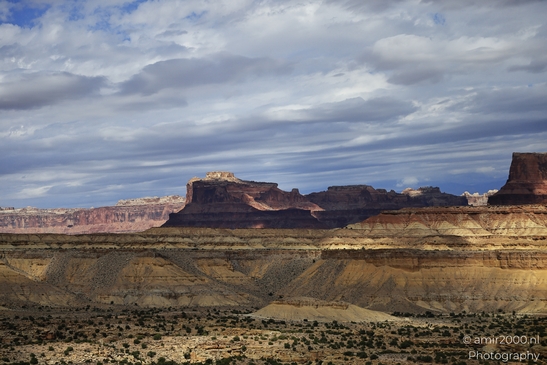 Desert_Landscape_Through_Interstate_70_Utah_USA_Western_USA_Nature_Photography_Canon_EOS_R5_Mark_II_2025_018.JPG