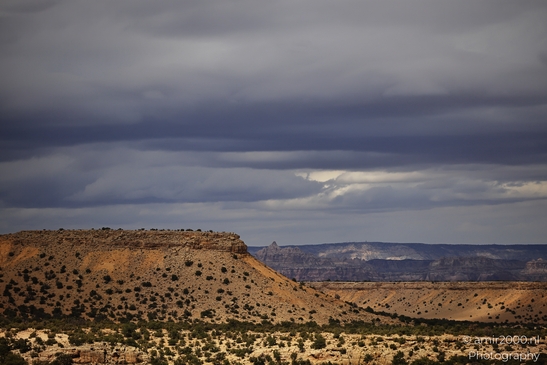 Desert_Landscape_Through_Interstate_70_Utah_USA_Western_USA_Nature_Photography_Canon_EOS_R5_Mark_II_2025_022.JPG