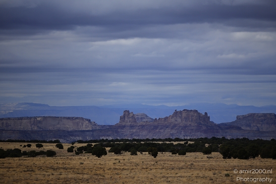 Desert_Landscape_Through_Interstate_70_Utah_USA_Western_USA_Nature_Photography_Canon_EOS_R5_Mark_II_2025_023.JPG