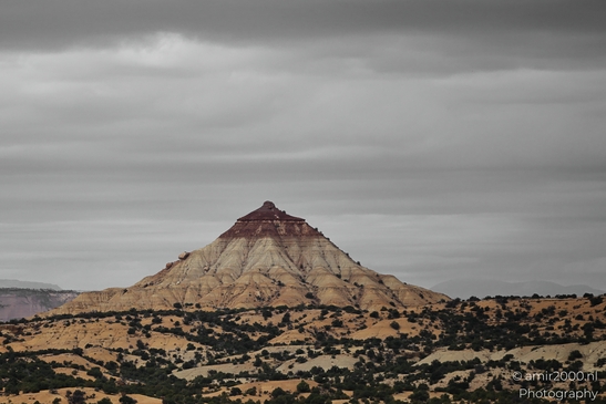Desert_Landscape_Through_Interstate_70_Utah_USA_Western_USA_Nature_Photography_Canon_EOS_R5_Mark_II_2025_026.JPG