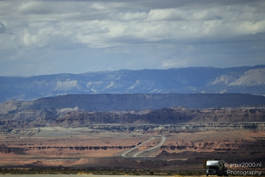 Desert_Landscape_Through_Interstate_70_Utah_USA_Western_USA_Nature_Photography_Canon_EOS_R5_Mark_II_2025_043.JPG