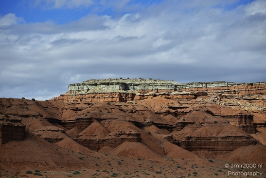 Desert_Landscape_Through_Interstate_70_Utah_USA_Western_USA_Nature_Photography_Canon_EOS_R5_Mark_II_2025_048.JPG