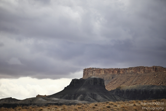 Desert_Landscape_Through_Interstate_70_Utah_USA_Western_USA_Nature_Photography_Canon_EOS_R5_Mark_II_2025_056.JPG