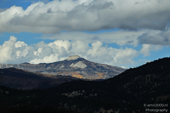 Desert_Landscape_Through_Interstate_70_Utah_USA_Western_USA_Nature_Photography_Canon_EOS_R5_Mark_II_2025_063.JPG