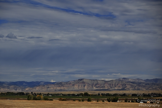 Desert_Landscape_With_Red_Rock_Formations_Colorado_USA_Western_USA_Nature_Photography_Canon_EOS_R5_Mark_II_2025_004.JPG