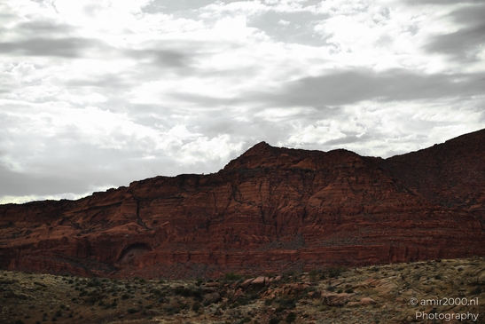 Desert_Landscape_With_Red_Rock_Formations_St_George_Utah_Western_USA_Nature_Photography_Canon_EOS_R5_Mark_II_2025_001.JPG