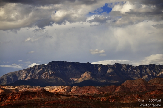 Desert_Landscape_With_Red_Rock_Formations_St_George_Utah_Western_USA_Nature_Photography_Canon_EOS_R5_Mark_II_2025_006.JPG