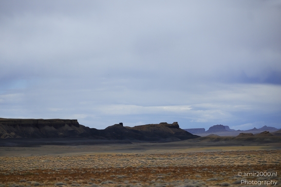 Desert_landscape_under_a_cloudy_sky_Colorado_USA_Western_USA_Nature_Photography_Canon_EOS_R5_Mark_II_2025_009.JPG
