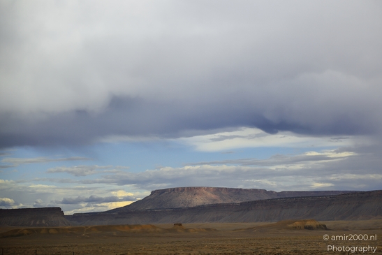 Desert_landscape_with_rock_formations_Colorado_USA_Western_USA_Nature_Photography_Canon_EOS_R5_Mark_II_2025_001.JPG