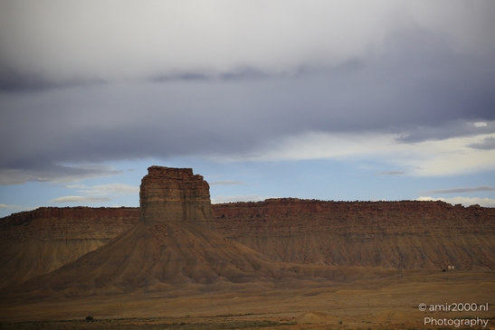 Desert_landscape_with_rock_formations_Colorado_USA_Western_USA_Nature_Photography_Canon_EOS_R5_Mark_II_2025_004.JPG