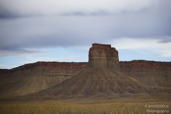 Desert_landscape_with_rock_formations_Colorado_USA_Western_USA_Nature_Photography_Canon_EOS_R5_Mark_II_2025_005.JPG