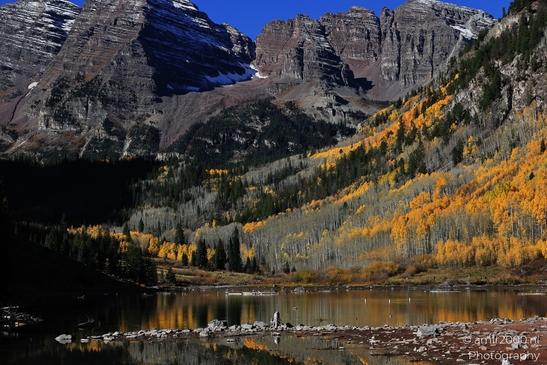 Maroon_Lake_During_Autumn_Maroon_Bells_Aspen_Colorado_Western_USA_Nature_Photography_Canon_EOS_R5_Mark_II_2025_001.JPG