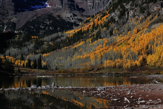 Maroon_Lake_During_Autumn_Maroon_Bells_Aspen_Colorado_Western_USA_Nature_Photography_Canon_EOS_R5_Mark_II_2025_004.JPG