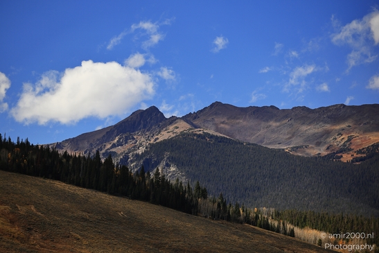 Mountainous_Landscape_In_Eagle_County_Fall_Season_Colorado_USA_Western_USA_Nature_Photography_Canon_EOS_R5_Mark_II_2025_009.JPG