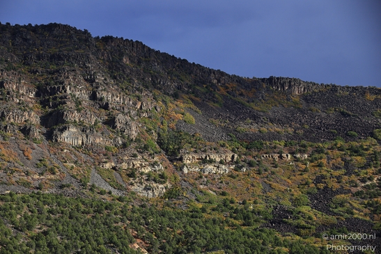 Mountains_With_Rocky_Cliffs_And_Sparse_Vegetation_Utah_USA_Western_USA_Nature_Photography_Canon_EOS_R5_Mark_II_2025_004.JPG