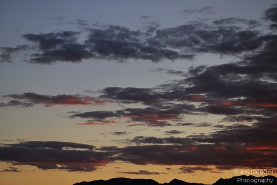 Red_sunset_over_mountains_Colorado_Springs_USA_Western_USA_Nature_Photography_Canon_EOS_R5_Mark_II_2025_001.JPG