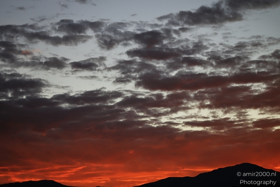 Red_sunset_over_mountains_Colorado_Springs_USA_Western_USA_Nature_Photography_Canon_EOS_R5_Mark_II_2025_002.JPG