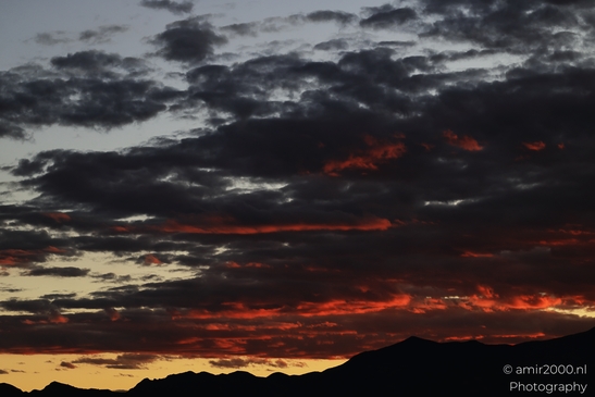 Red_sunset_over_mountains_Colorado_Springs_USA_Western_USA_Nature_Photography_Canon_EOS_R5_Mark_II_2025_003.JPG