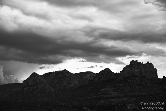 Stormy_Desert_Skyline_Sedona_Arizona_USA_Western_USA_Nature_Photography_Canon_EOS_R5_Mark_II_2025_001.JPG