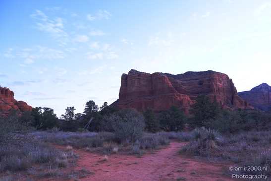Sunrise_in_Bell_Rock_Loop_Trail_Sedona_Arizona_USA_Western_USA_Nature_Photography_Canon_EOS_R5_Mark_II_2025_001.JPG