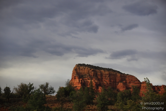 Sunset_Over_Bell_Rock_Formations_Sedona_Arizona_USA_Western_USA_Nature_Photography_Canon_EOS_R5_Mark_II_2025_008.JPG