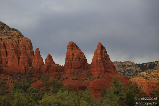 Sunset_Over_Bell_Rock_Formations_Sedona_Arizona_USA_Western_USA_Nature_Photography_Canon_EOS_R5_Mark_II_2025_009.JPG